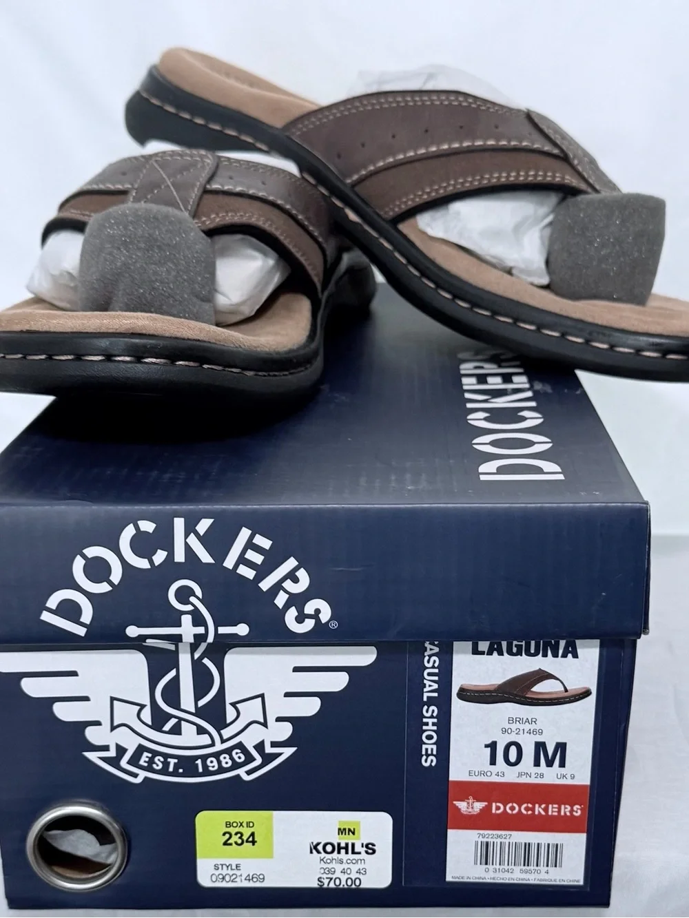 Dockers Men's Brown and Black Memory Foam Thong Sandals